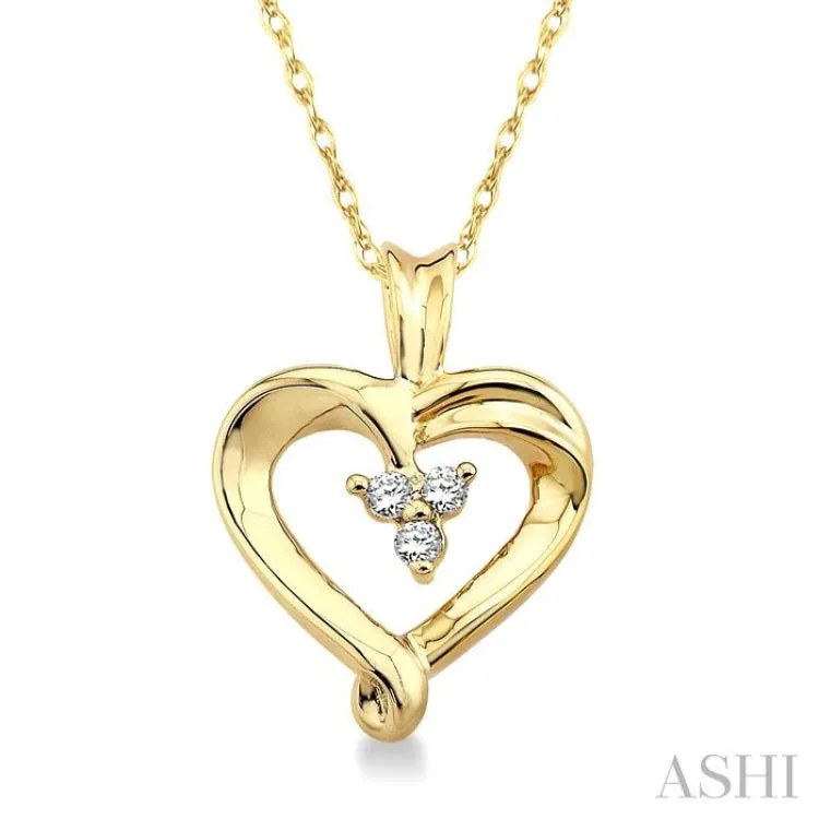 1/20 Ctw Round Cut Diamond Heart Pendant in 14K Yellow Gold with Chain