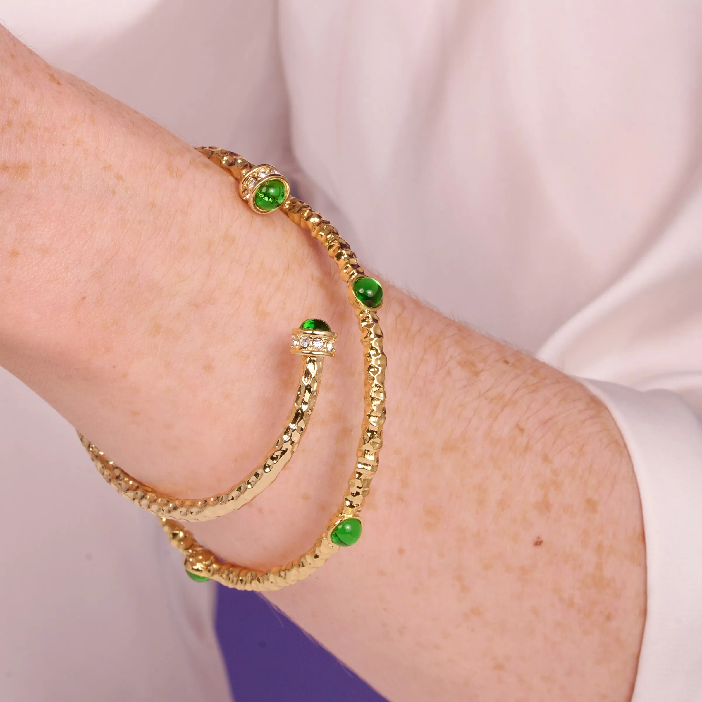 Cabochon Emerald & Gold Push-On Bangle