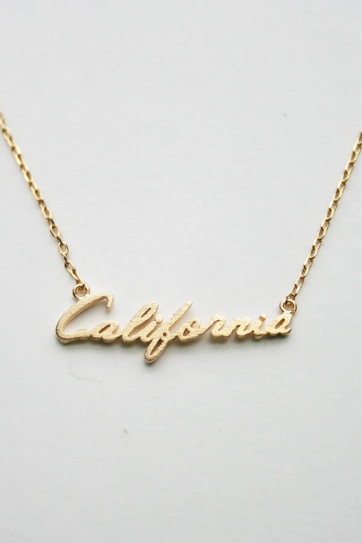 California Cursive Dainty Nameplate Necklace in Gold