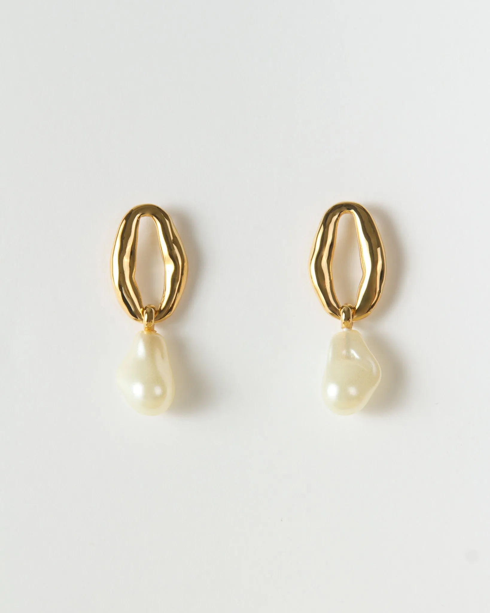 Chain Pendant Earrings Glass Pearl Gold