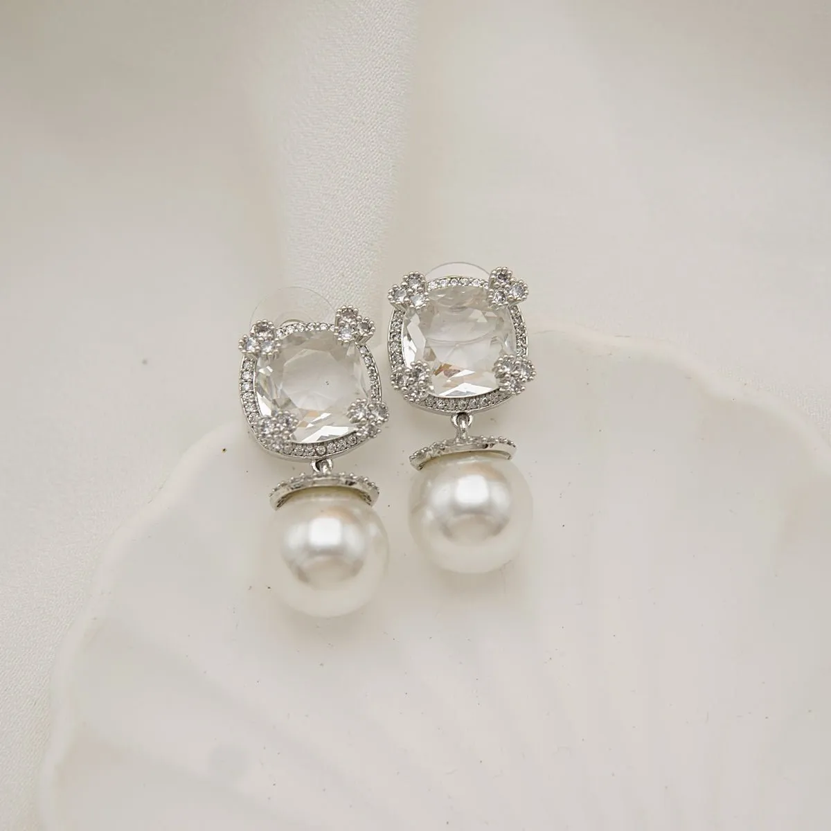 Cut Zirconia Pearls Studs