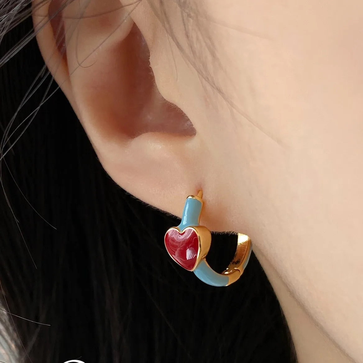 Cute Red Heart and Blue Enamel Hoop Earrings jlt11532