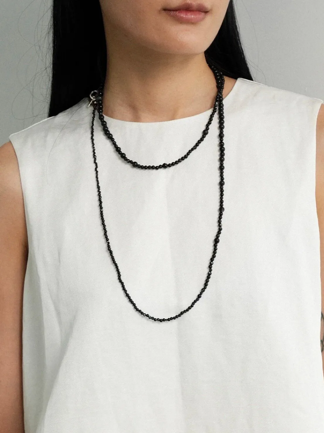 Delicate Black Mother-of-Pearl Gradient Beaded Long Necklace