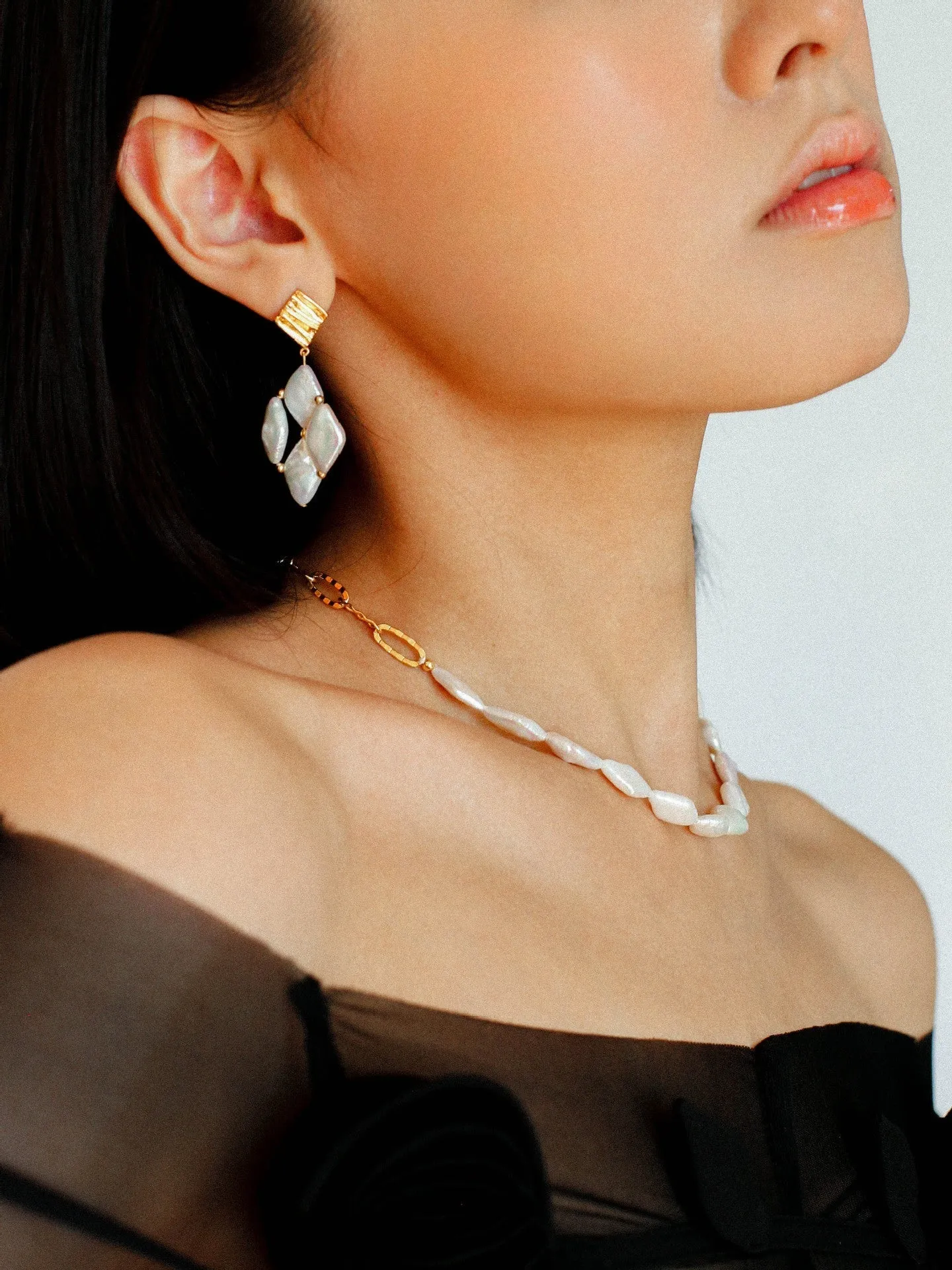 Diamond-Shaped Baroque Pearl Chain Necklace