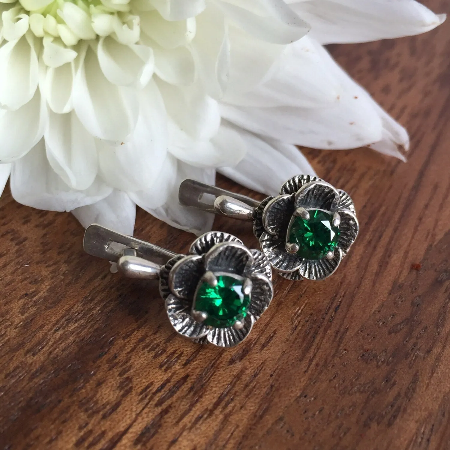 Emerald Flower Earrings - Rose Vintage Studs - Dainty Emerald Earrings