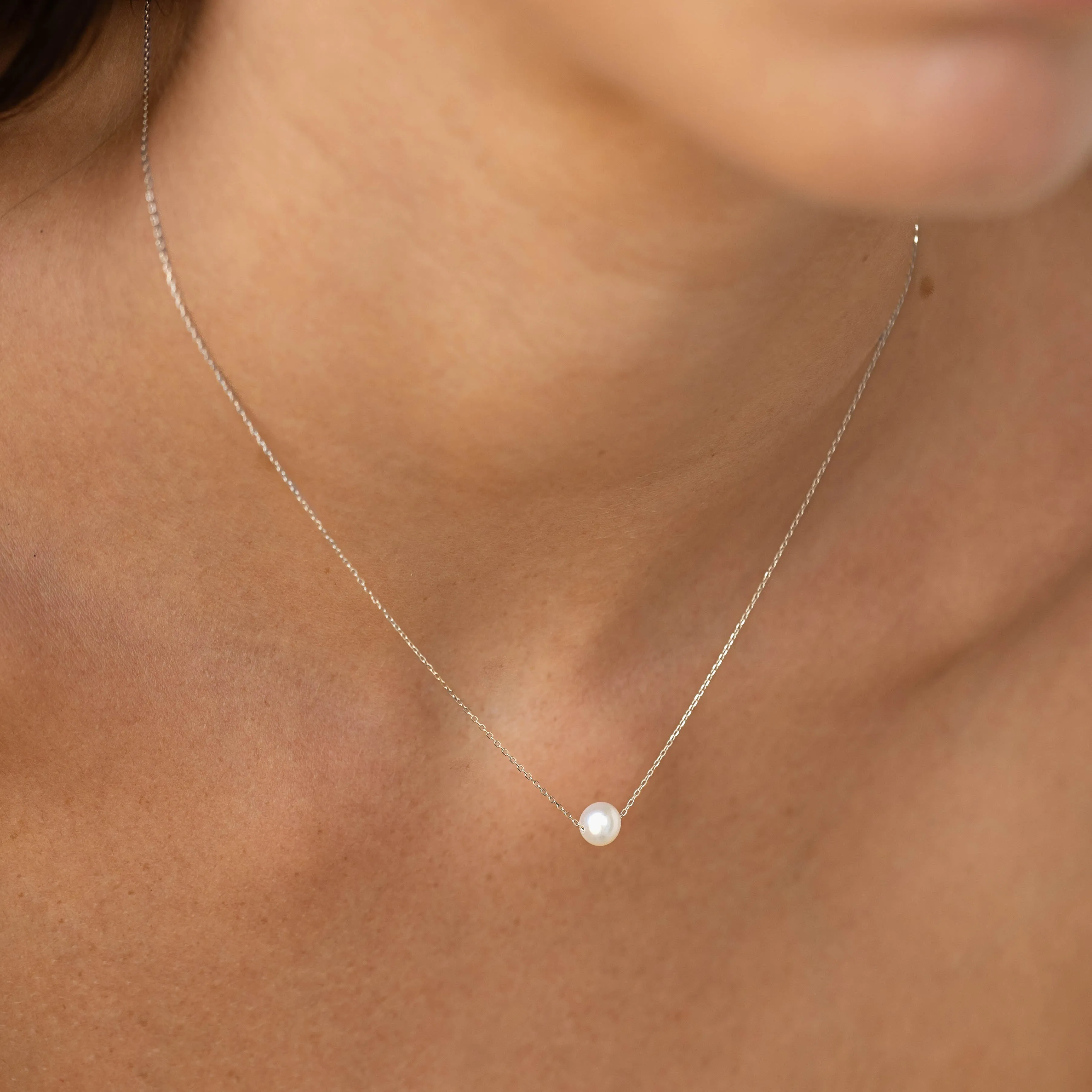 Floating Pearl Necklace White Gold - Caris