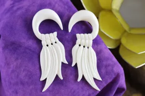 Four Feather Hanging Plugs (Pair) - C029