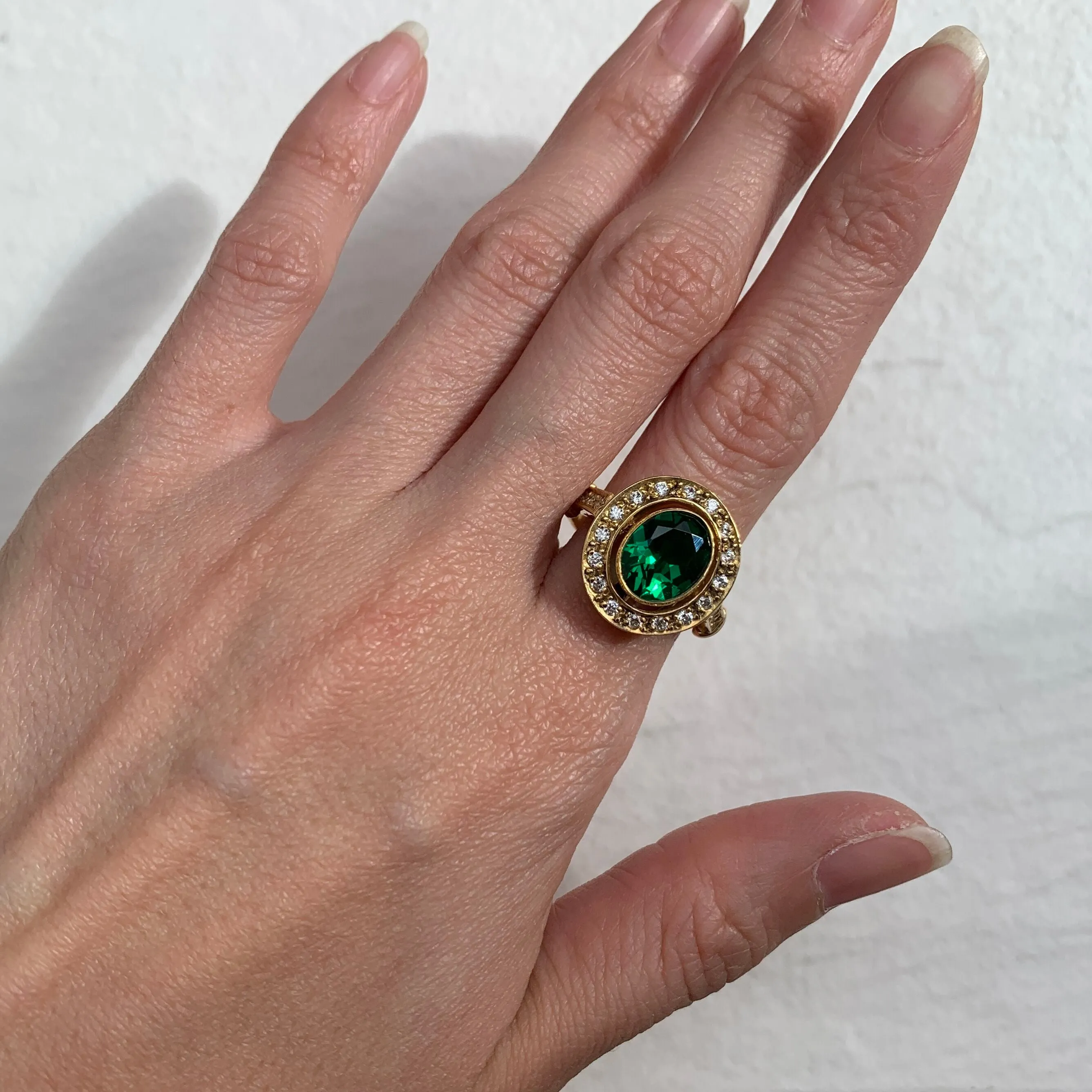 Gold Emerald Ring - Green Victorian Ring - Vintage Bezel Ring