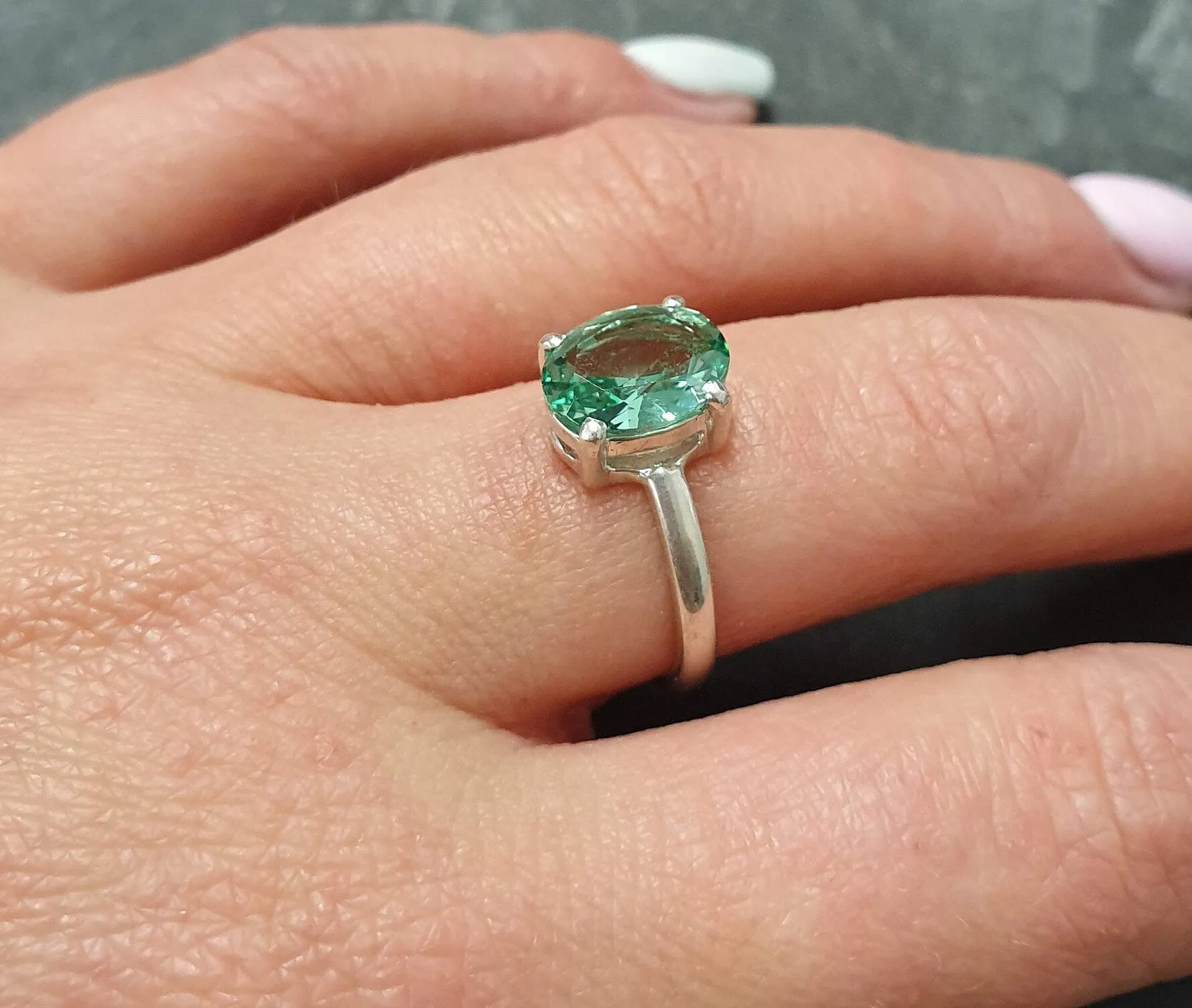 Mint Emerald Ring - Green Solitaire Ring - Vintage Oval Ring