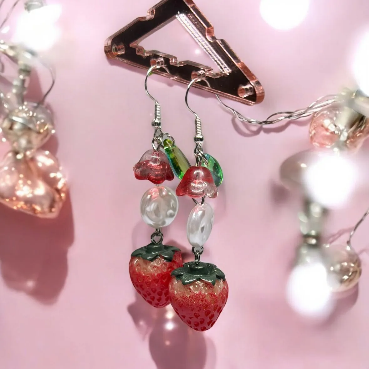 Y2K - Strawberry dangle earrings